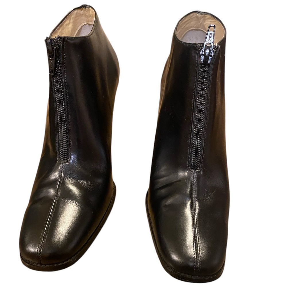 Women’s Black Leather KIKIT ankle Booties front zip slide on size 8.5 medium
